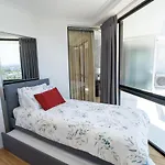 Large Surfers Paradise Apartment With Fantastic Views
